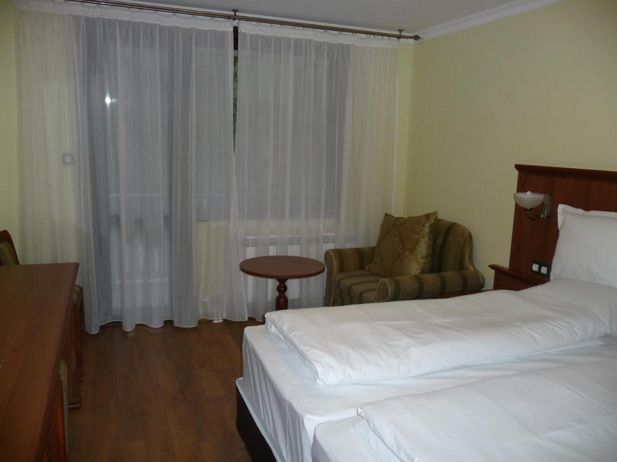 Park Hotel Izvorite Котел Экстерьер фото