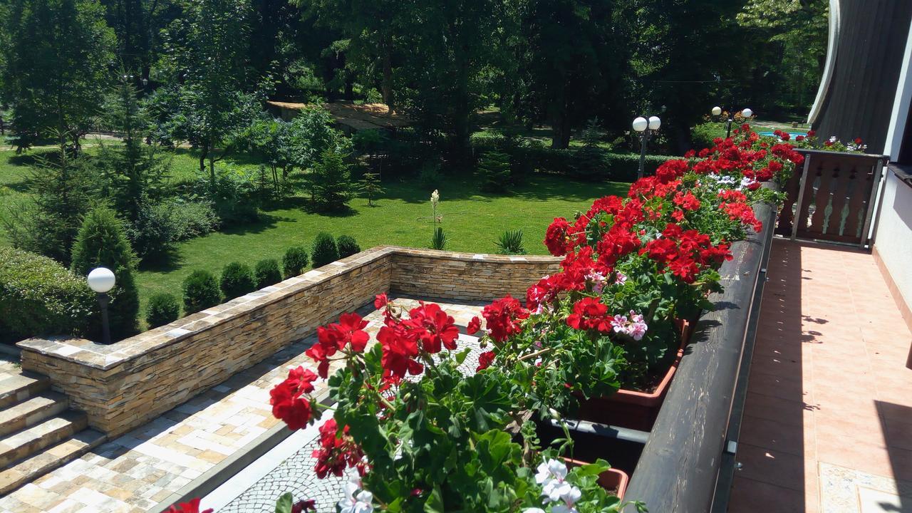 Park Hotel Izvorite Котел Экстерьер фото